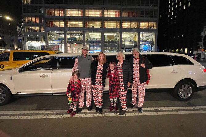 NYC Christmas Lights Tour by Limousine, SUV Or VAN. Dyker Heights - Who will enjoy this most?