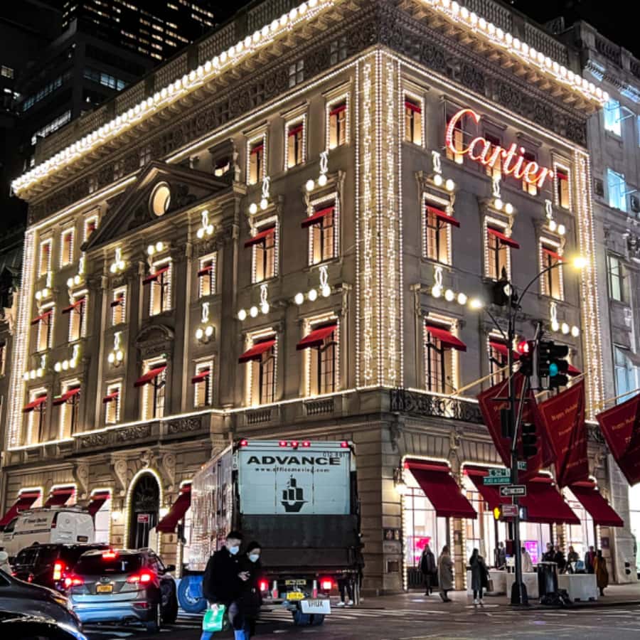 NYC Christmas Lights Tour: Heated Rickshaw Ride - Live Commentary and Seasonal Stories
