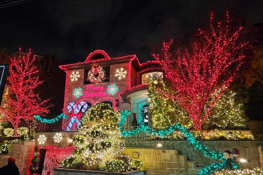 NYC: Dyker Heights Christmas Lights Tour with Hot Cocoa - Is $79 a fair price?