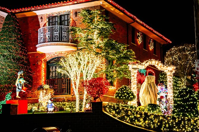 NYC Holiday Lights and Dyker Heights Luxury Bus Tour - The bus ride to Brooklyn matters