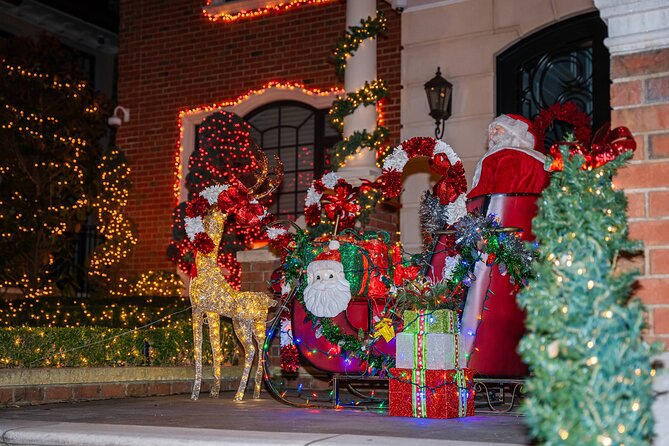 NYC Holiday Lights and Dyker Heights Luxury Bus Tour - Guides can make the difference