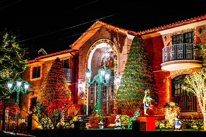 NYC: Holiday Lights and Dyker Heights Luxury Bus Tour - Meeting the bus on Eighth Avenue