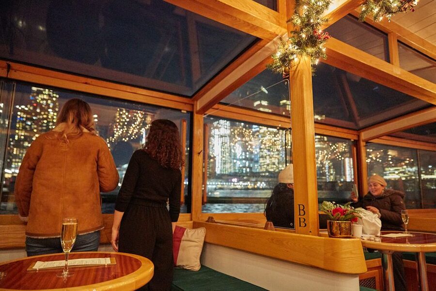 NYC: Night Holiday Lights and Cocoa Cruise - Key points to know before booking
