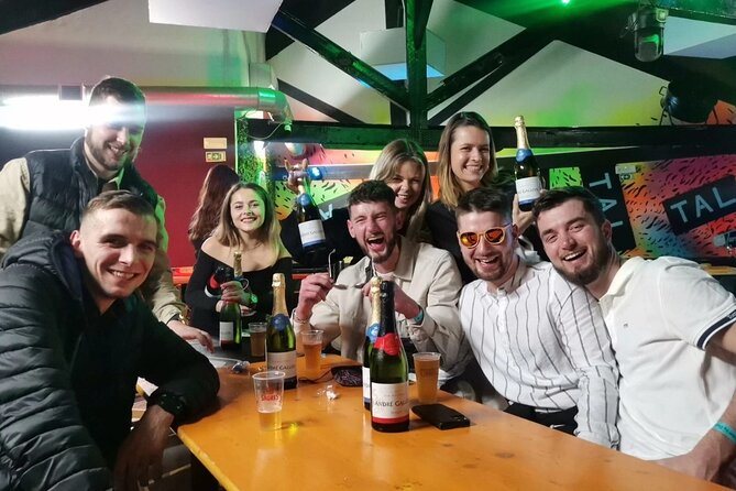 NYE Pub Crawl + VIP Club Entry - A late start in Praça Luís de Camões