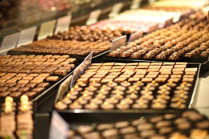 Paris Christmas Lights & Stories with Tastings on Champs-Élysées - Fortwenger and the taste of Alsatian Christmas