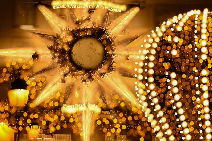 Paris: Experience the magic of Christmas on a walk with a pro photographer - Why this Christmas photo walk works