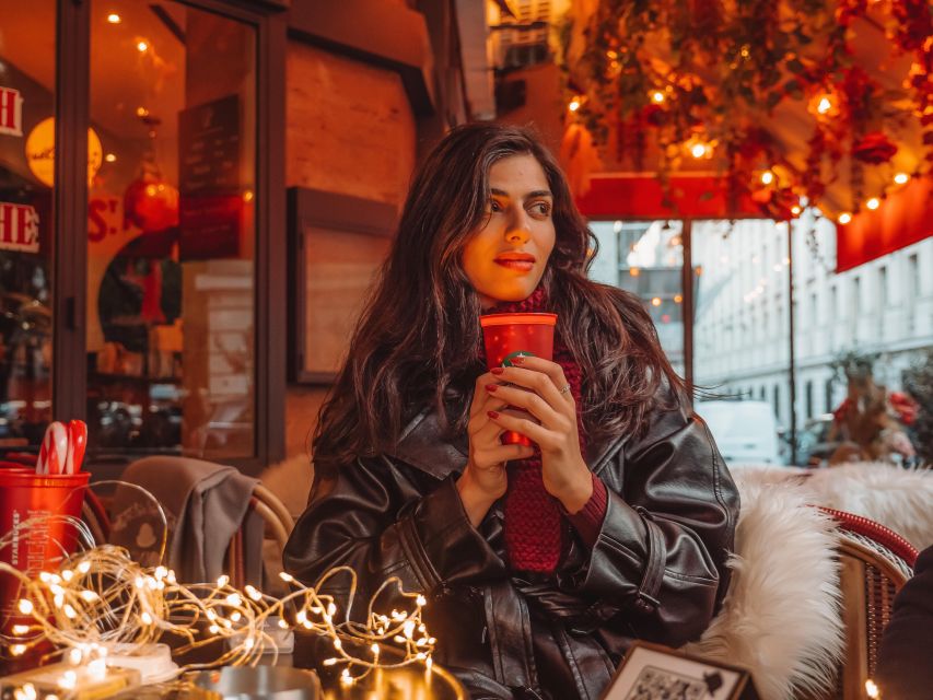 Paris: Private Christmas Photoshoot with Props - Key details at a glance
