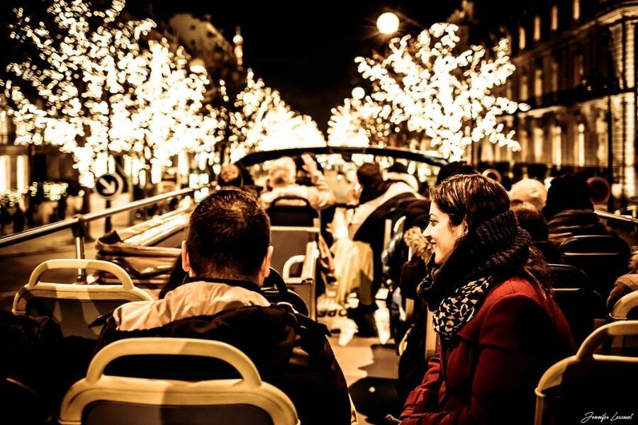 Paris: Tootbus Open-Top Christmas Bus Tour - A 90-minute ride through Paris after dark