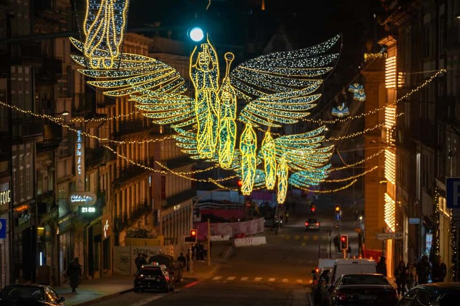 Porto: Christmas Lights Flexible Walking Tour - Rua de Santa Catarina and Porto’s Art Nouveau details