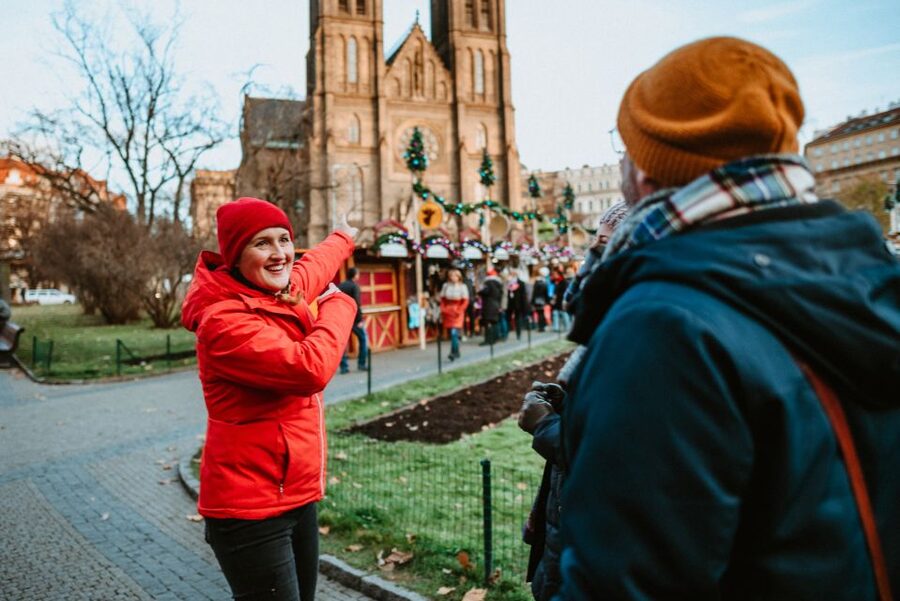 Prague: 2-3h Magical Christmas Markets Tour with Inclusions - Cookies, mulled wine, and hot mead