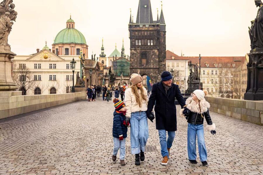 Prague: Christmas/Easter Markets Tour with Photoshoot - Why the private group format matters