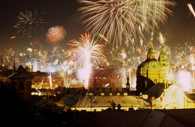 Prague: New Year's Eve Pub Crawl & Karlovy Lazne Club Entry - Who should book this New Year’s Eve night