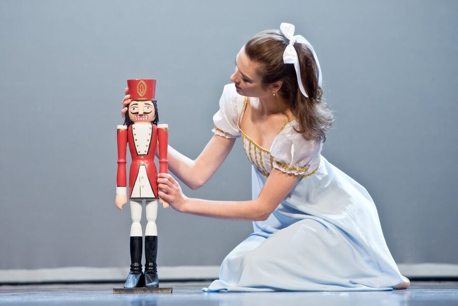 Prague: The Nutcracker Ballet Tickets - The first act: Clara, Christmas, and the start of the fantasy