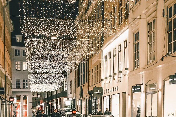 Private 90-Min Ultimate Christmas: Tivoli & Hygge - City Hall Square begins with juleøl