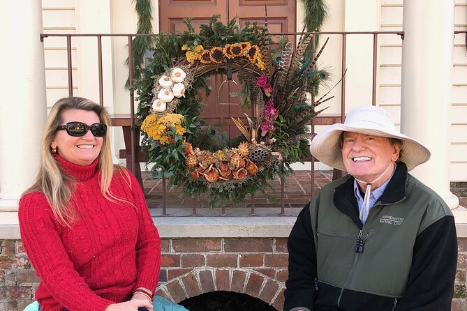 Private Colonial Williamsburg Christmas Holiday Decorations Walking Tour - Merchants Square and the start of the holiday mood