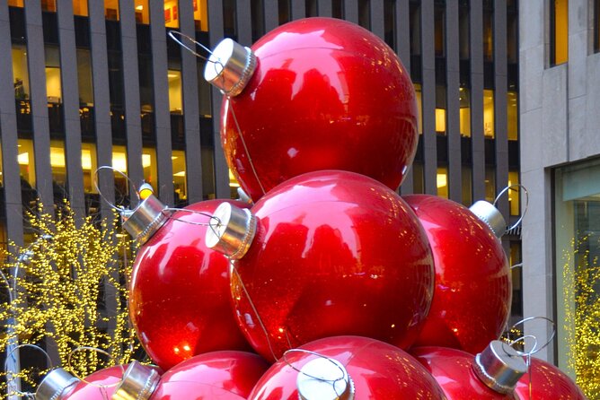 Private New York Christmas Tour with Driver and Guide - Grand Central, the Chrysler Building, and Midtown decorations