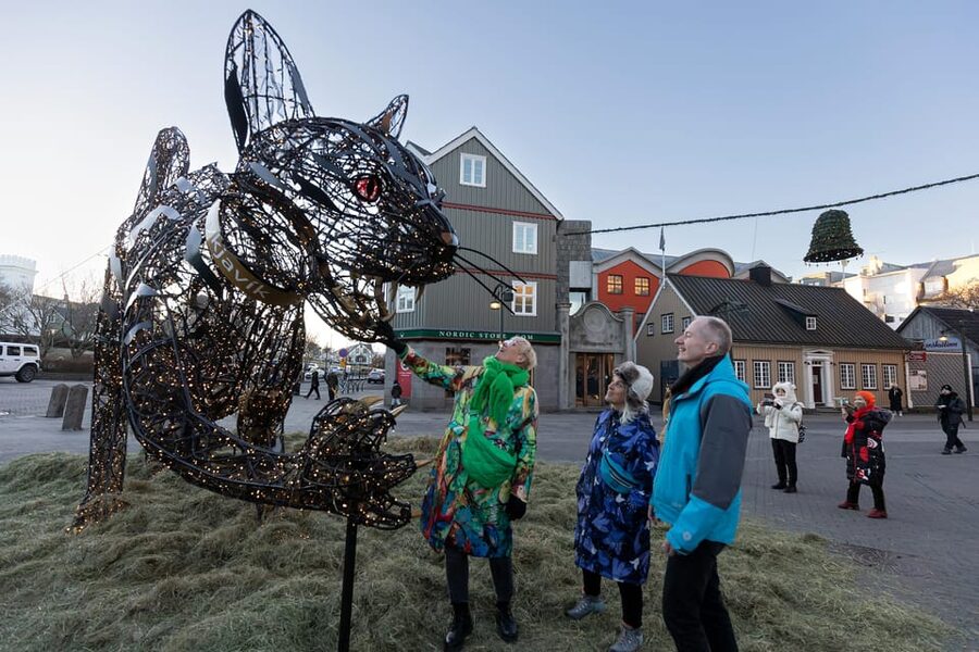 Reykjavik: Christmas Walking Tour with Icelandic Traditions - Laugavegur and Reykjavik’s small Christmas store