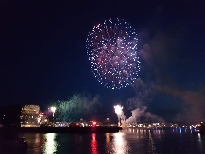 Reykjavík: New Year's Eve Northern Lights Yacht Cruise - What this New Year’s Eve yacht cruise is really like