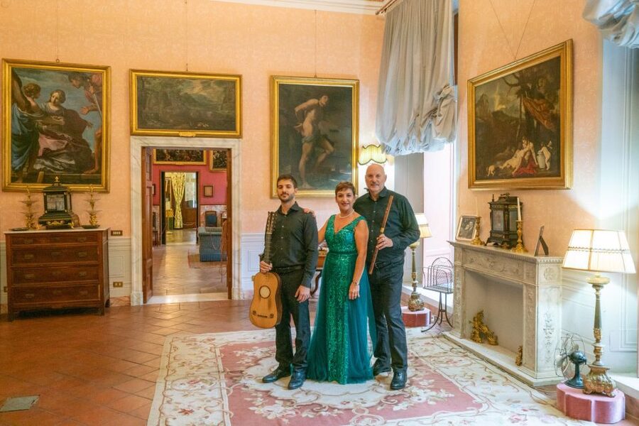 Rome: New Year's Concert at Palazzo Doria Pamphilj with Tour - Entering Palazzo Doria Pamphilj on Via del Corso