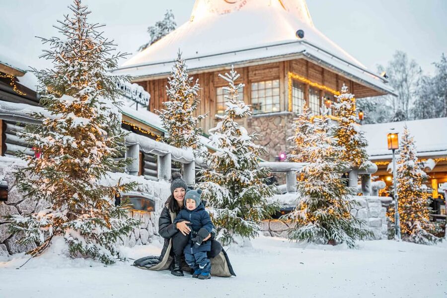 Rovaniemi: Private Pro Photoshoot in Santa Claus Village - Should you book the Santa Claus Village photoshoot?