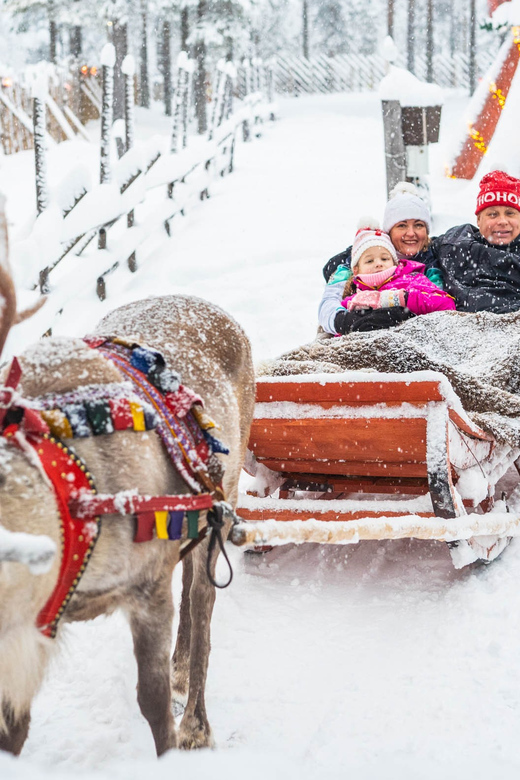 Rovaniemi: Private Pro Photoshoot in Santa Claus Village - Leaving Rovaniemi for the Arctic Circle