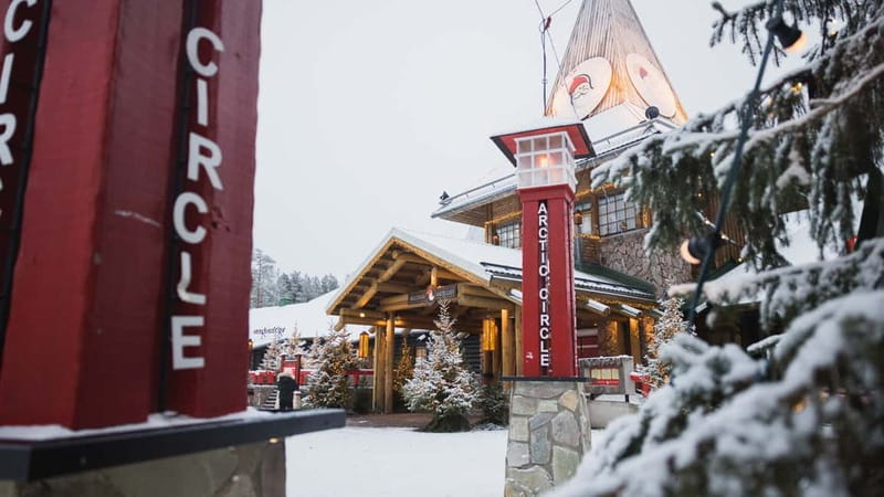 Rovaniemi: Reindeer, Huskies & Santa Claus Village - Salmon soup and a needed warm-up