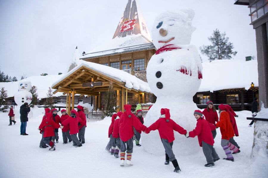 Rovaniemi: Santa Claus Village and Arctic Circle - Buffet lunch adds practical value