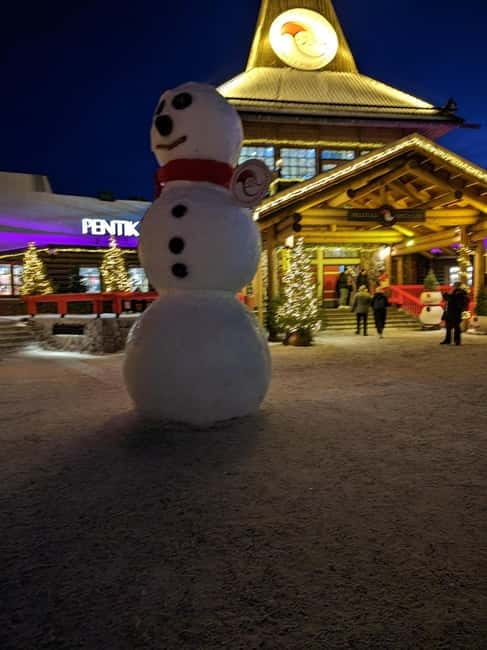 Rovaniemi:Santa Claus Village Guided Tour with Santa's gift - Meeting Santa in his cozy office