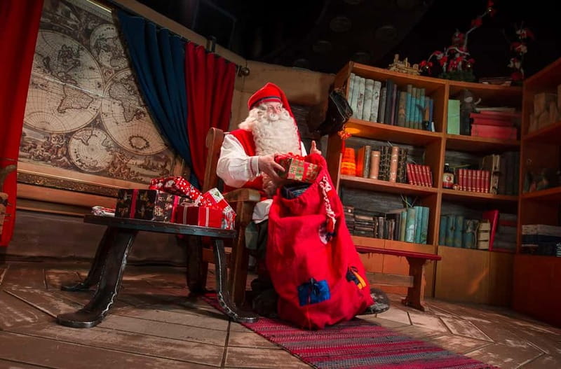 Rovaniemi: Santa Claus Village & Santa Park in One Day - Crossing the Arctic Circle in Santa Claus Village
