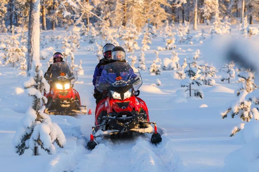 Rovaniemi: Santa’s Village & Snowmobiling to Reindeer Farm - The return ride closes a long but varied day