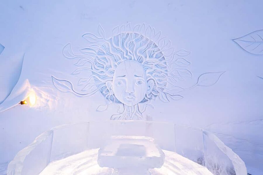 Rovaniemi: Snowman World Entry Ticket in Santa Claus Village - Snow Restaurant dining requires planning