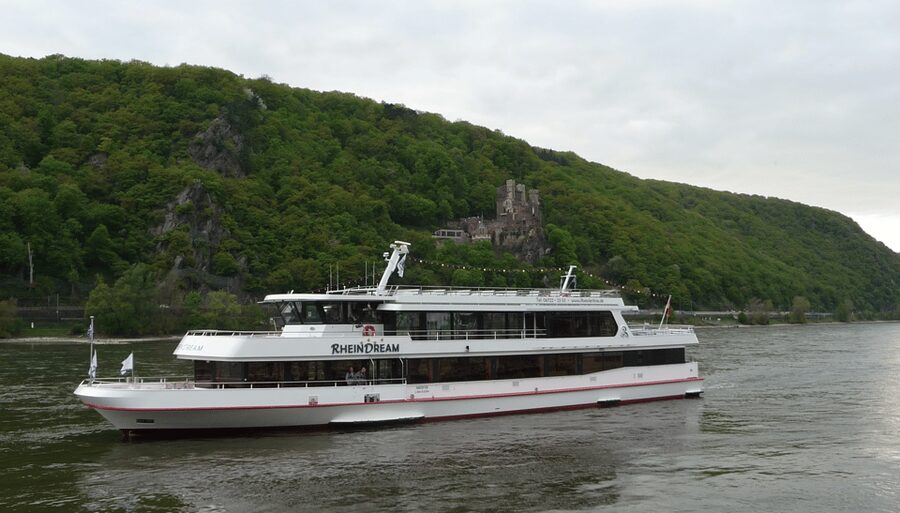 Rüdesheim am Rhein: Christmas Boat Cruise on the Rhine - Boarding at Pier No. 12 in Rüdesheim