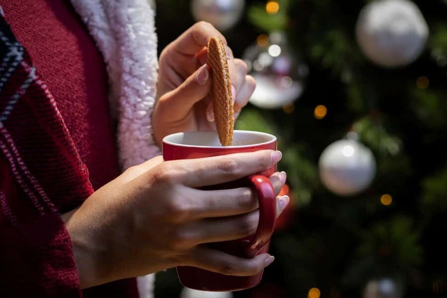 Saarbrücken: Magical Christmas tour through the old town - Stories about Advent, old customs, and Christmas today