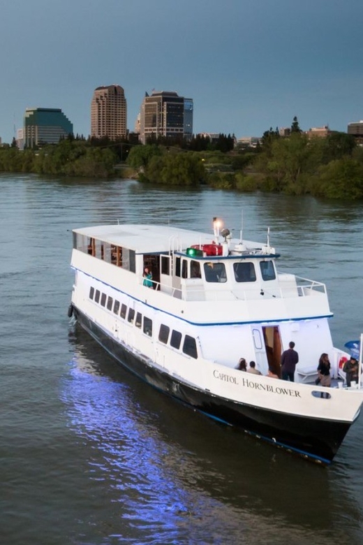 Sacramento: New Year's Eve River Cruise - What the 1.5-hour route gives you