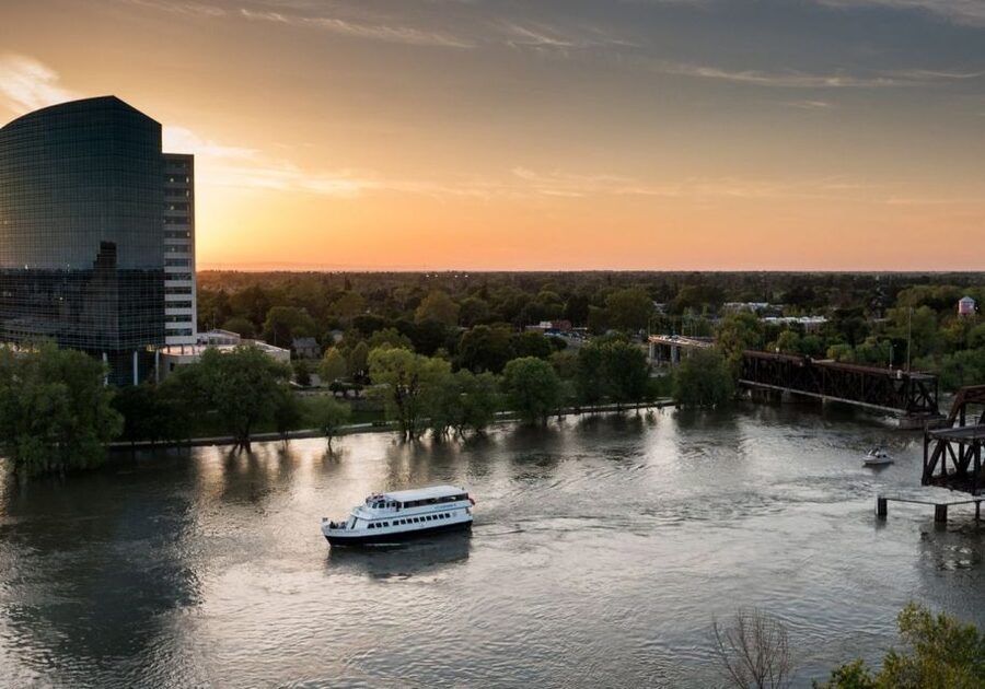 Sacramento: New Year's Eve River Cruise - Boarding at the L Street dock