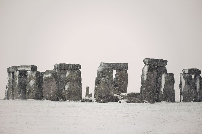 Salisbury, Stonehenge, Bath and Windsor with Christmas Lunch - The guide can shape the whole day