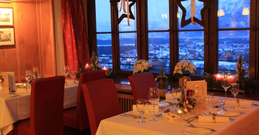 Salzburg: Christmas/Advent Concert & Dinner - Mozart, Bach, Vivaldi, and Advent music at 8 pm