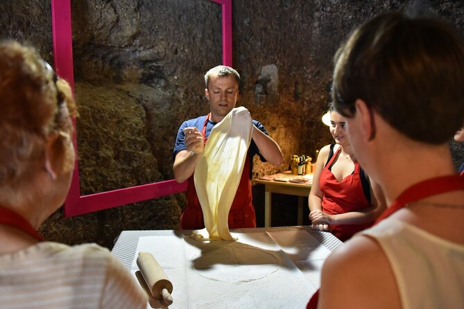 Salzburg Christmas Cookies and Apple Strudel Cooking Lesson - Timing, transport, and booking advice