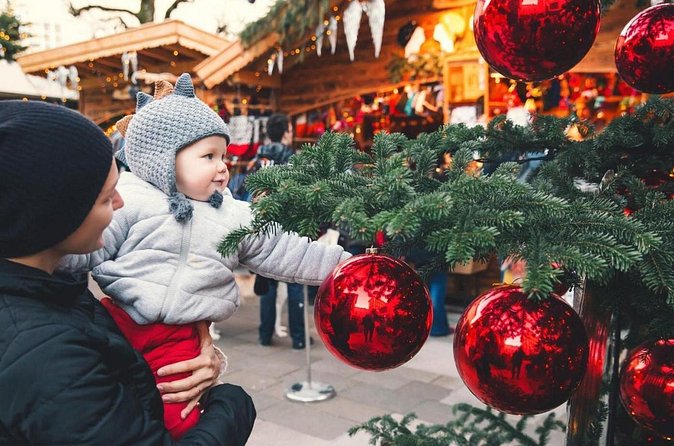 Salzburg Christmas Markets Day Trip from Vienna - Mondsee gives you a short Alpine village pause