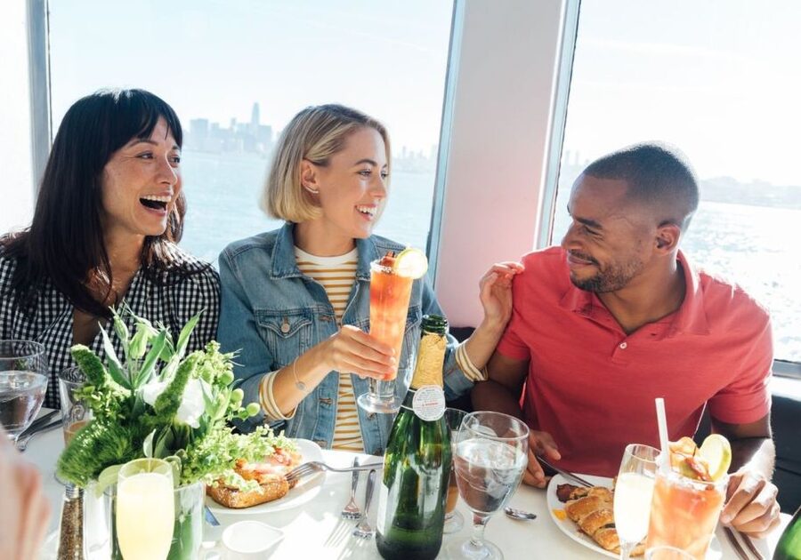 San Diego: Christmas Day Buffet Brunch or Dinner Cruise - A Christmas meal with San Diego Bay as the backdrop
