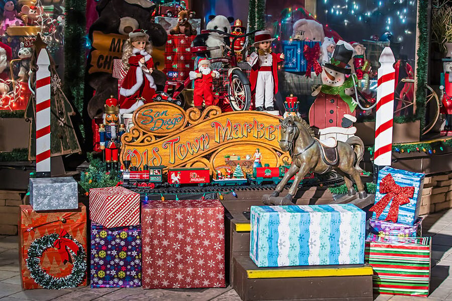San Diego: Holiday Lights and Sights Trolley Tour - Who will enjoy this tour most