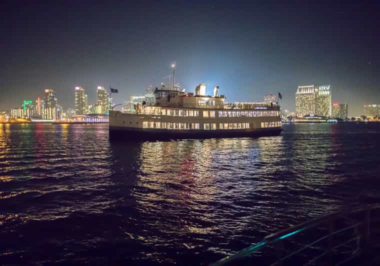 San Diego: New Year's Eve Early Buffet Dinner Cruise - What the 2.5-Hour Cruise Feels Like