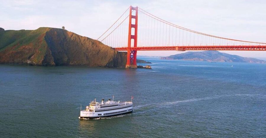 San Francisco: Christmas Day Buffet Brunch or Dinner Cruise - Who will enjoy this Christmas cruise most