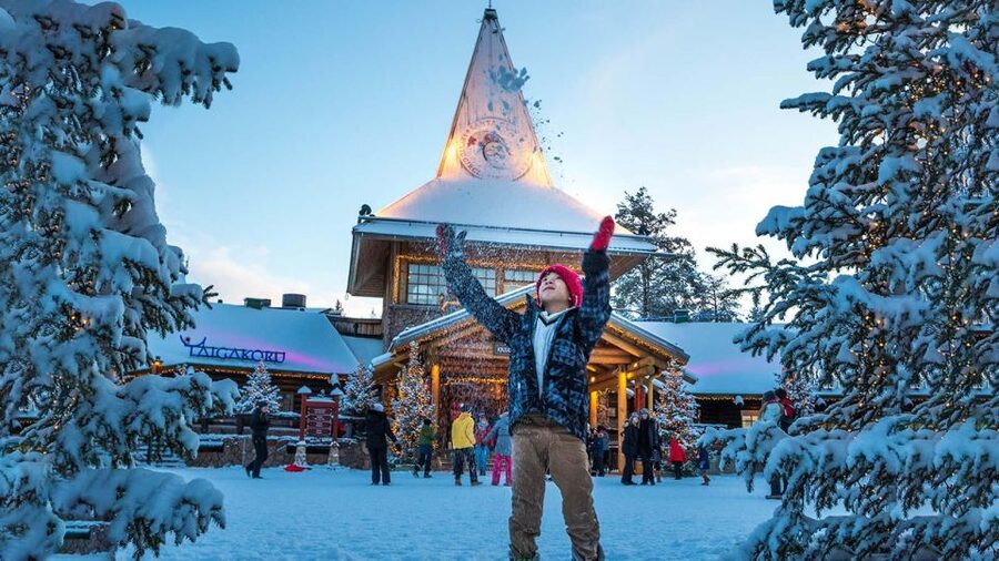 Santa Claus Village Guided Tour & Arctic Circle certificate - Arriving at Santa Claus Village from central Rovaniemi