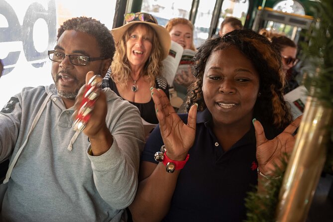 Savannah Holiday Sights and Festive Nights Trolley Tour - Practical tips for a better ride