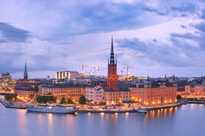 Stockholm: Christmas Market Magic Walking Tour with a Local - Following the Christmas lights through Gamla Stan