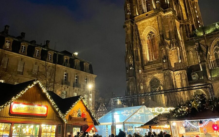 Strasbourg: Christmas Markets Walking Tour with Mulled Wine - The included drink is a small but useful finish