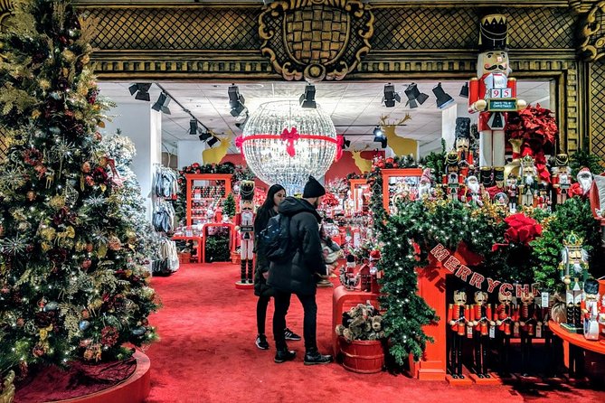 The Christmas Tree Crawl Experience Chicago at the Holidays - The guides make the difference