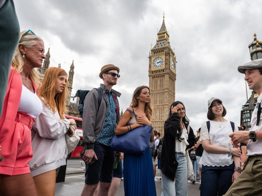 Top London Sights Tour - Christmas Day Special! - Trafalgar Square, Downing Street, and Horse Guards Parade