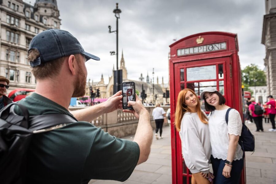 Top London Sights Tour - Christmas Day Special! - Crossing to South Bank for the five-hour extension